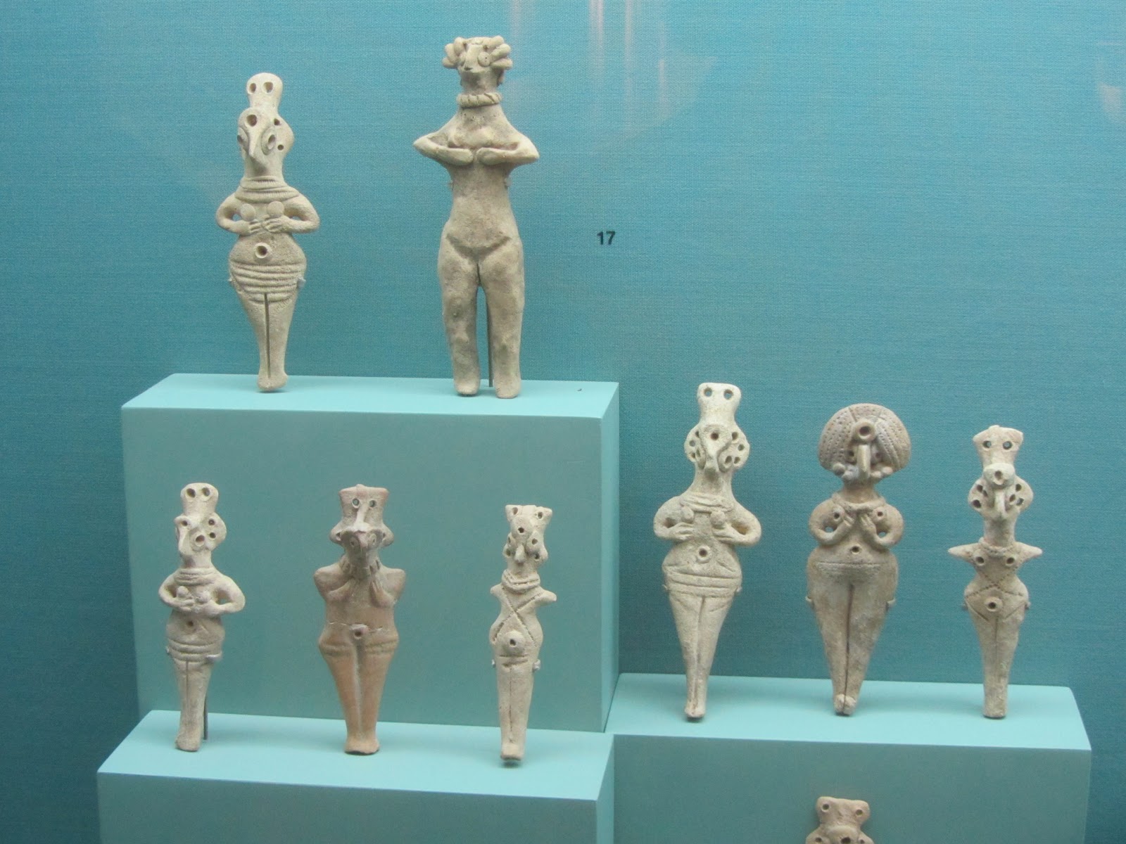 上图:以色列出土的家神(Teraphim),现藏于耶路撒冷圣经之地博物馆(Bible Lands Museum)。