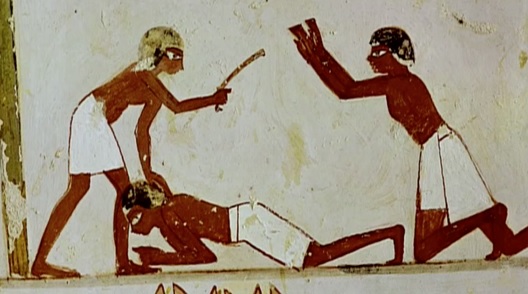 上图:古埃及壁画,一位埃及督工正在鞭打奴隶。