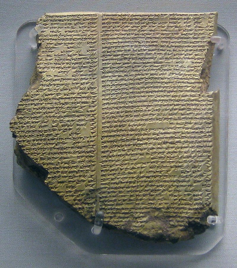 上图:主前7世纪记录古代美索不达米亚《吉尔伽美什史诗》(Epic of Gilgamesh)的楔形文字泥版之大洪水部分,出土于亚述国王亚斯那巴(Ashurbanipal)的图书馆,现藏于大英博物馆。在文字尚未出现时,史诗是纯口述的形式记录的,听众聆听史诗后,再用口述的形式将史诗世代相传。《吉尔伽美什史诗》是目前已发现最早的英雄史诗,讲述了主前2700-2500年之间苏美尔英雄吉尔伽美什的故事,共有3000多行,当时的听众背诵下来毫无问题。同样,古代以色列人背诵圣经里的诗歌也毫无问题。