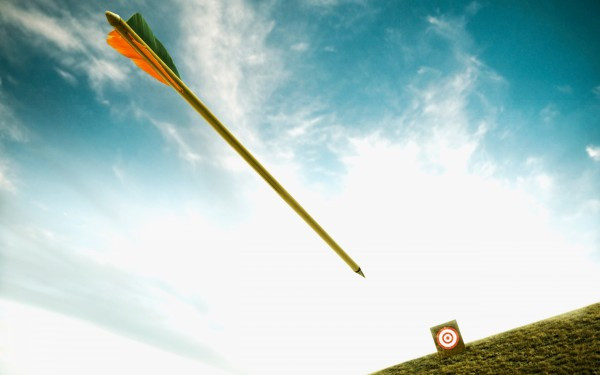 上图:当我们「发出苦毒的言语」(诗六十四3),像箭一样发出伤人的时候,不要忘了神的箭也瞄准了我们,必让我们「忽然被箭射伤」(诗六十四7),「被自己的舌头所害」(诗六十四8)。